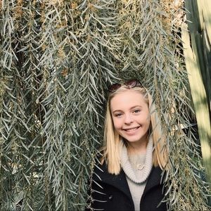 Meet your Posher, Savannah